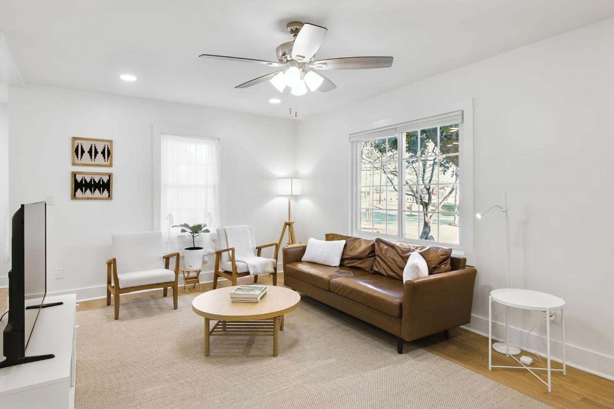 Experience Local Living In Chamblee Holiday home